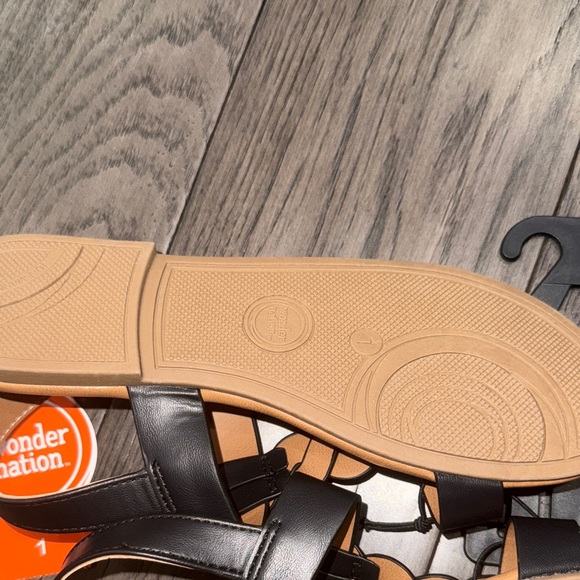 Wonder Nation Black and Tan Strappy braided like design Sandals - Picture 5 of 5